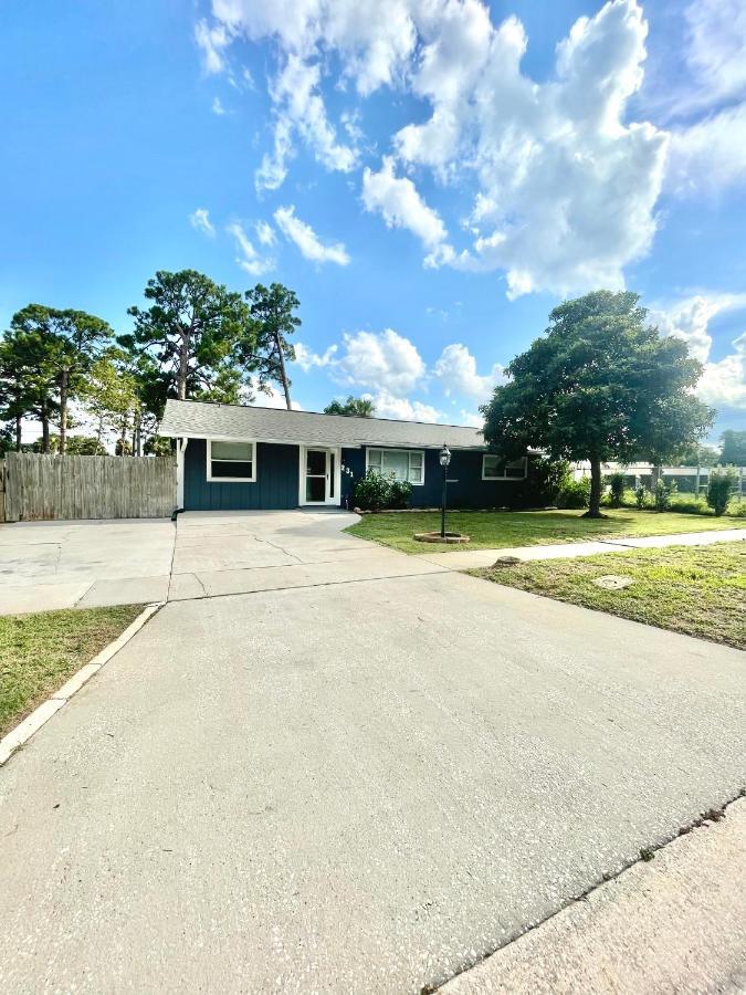 A Cozy Space Coast Retreat Titusville Extérieur photo